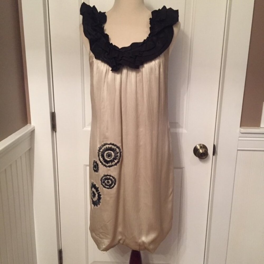 VERA WANG DRESS SHIFT CREAM BLACK ACCENT SLEEVELESS Size 12 46